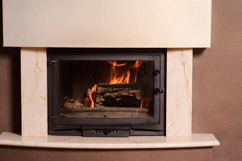 La pose d'un insert &agrave; bois ou &agrave; granul&eacute;s, nos conseils d'experts